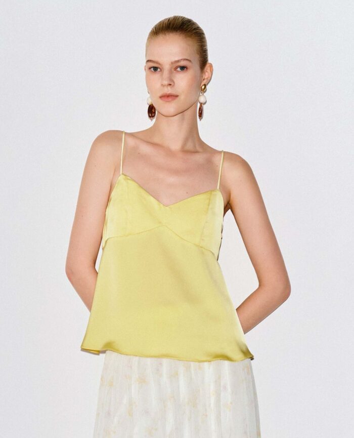 Women's V-neck flared tank top